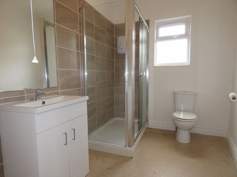 Family Bathroom- click for photo gallery